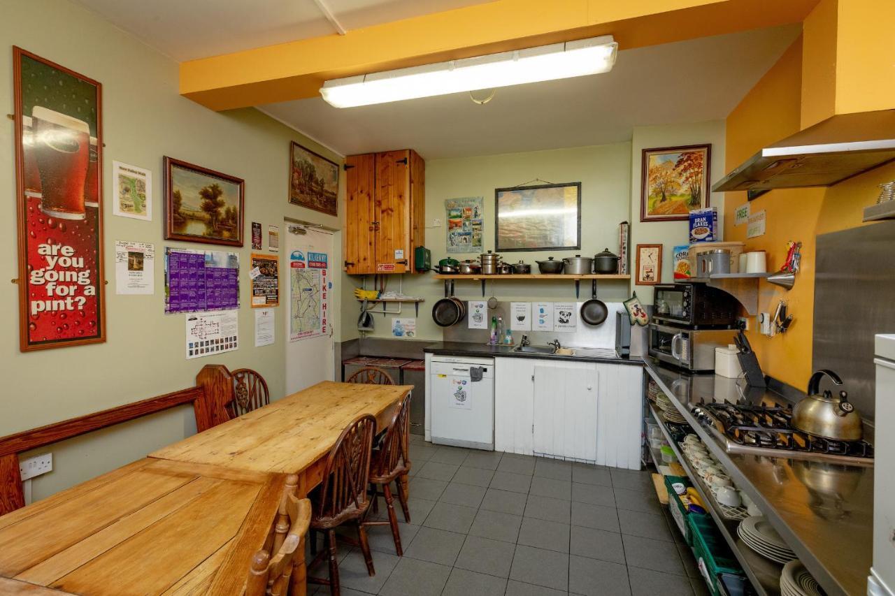 Macgabhainns Backpackers Hostel キルケニー エクステリア 写真