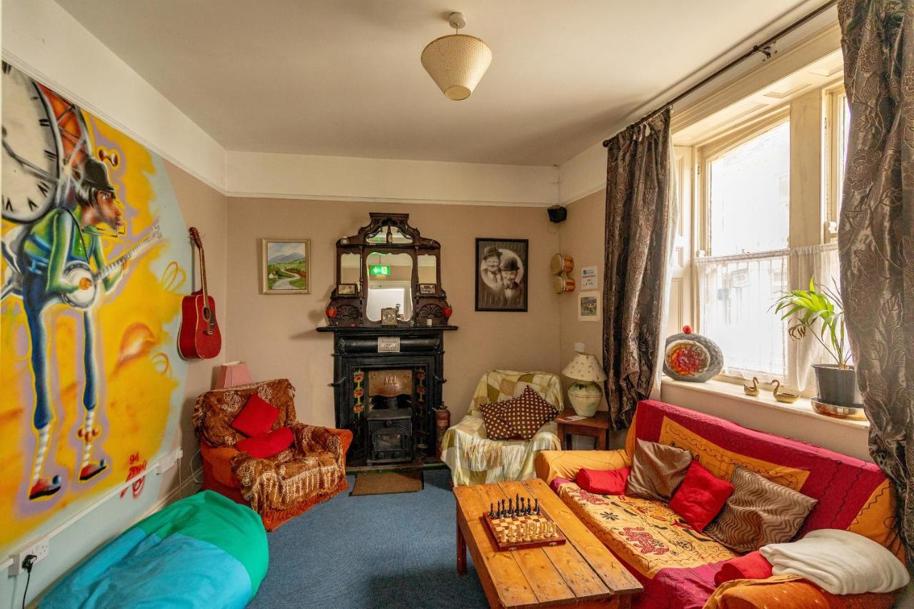 Macgabhainns Backpackers Hostel キルケニー エクステリア 写真