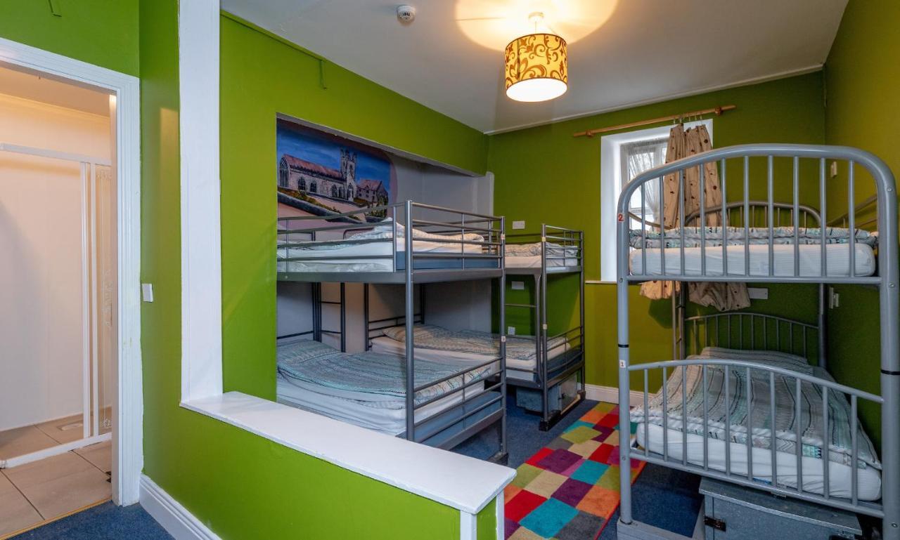 Macgabhainns Backpackers Hostel キルケニー エクステリア 写真