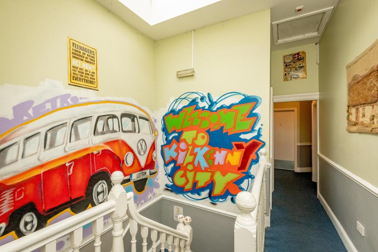 Macgabhainns Backpackers Hostel キルケニー エクステリア 写真